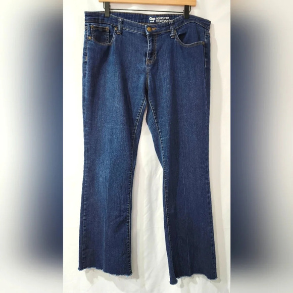 GAP Women's Bootcut Fit‎ Jeans Size 14L Medium Wash Mid-Rise Raw Hem Normcore - Picture 1 of 8